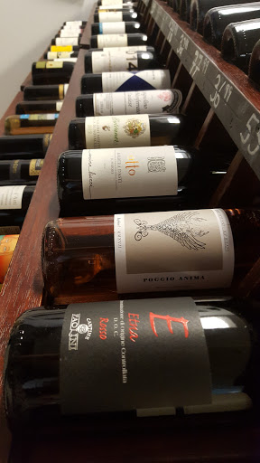 Wine Store «Hidden Track Bottle Shop», reviews and photos, 111 W Monroe St #120, Phoenix, AZ 85003, USA