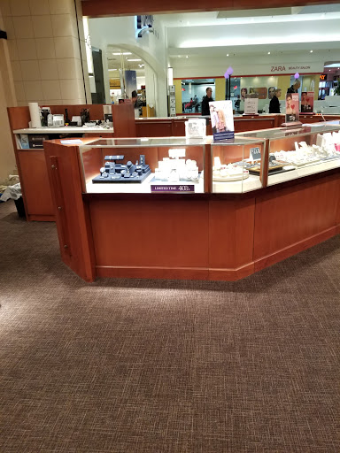 Jewelry Store «Zales - The Diamond Store», reviews and photos, 1665 State Hill Rd k-1, Wyomissing, PA 19610, USA