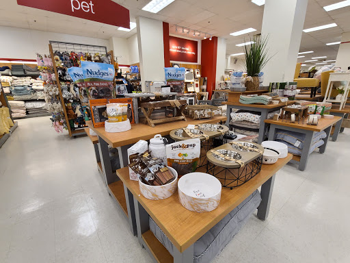 Department Store «T.J. Maxx», reviews and photos, 34 E Ridgewood Ave, Paramus, NJ 07652, USA