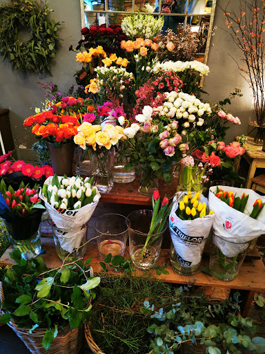 Artificial flower shops in Prague
