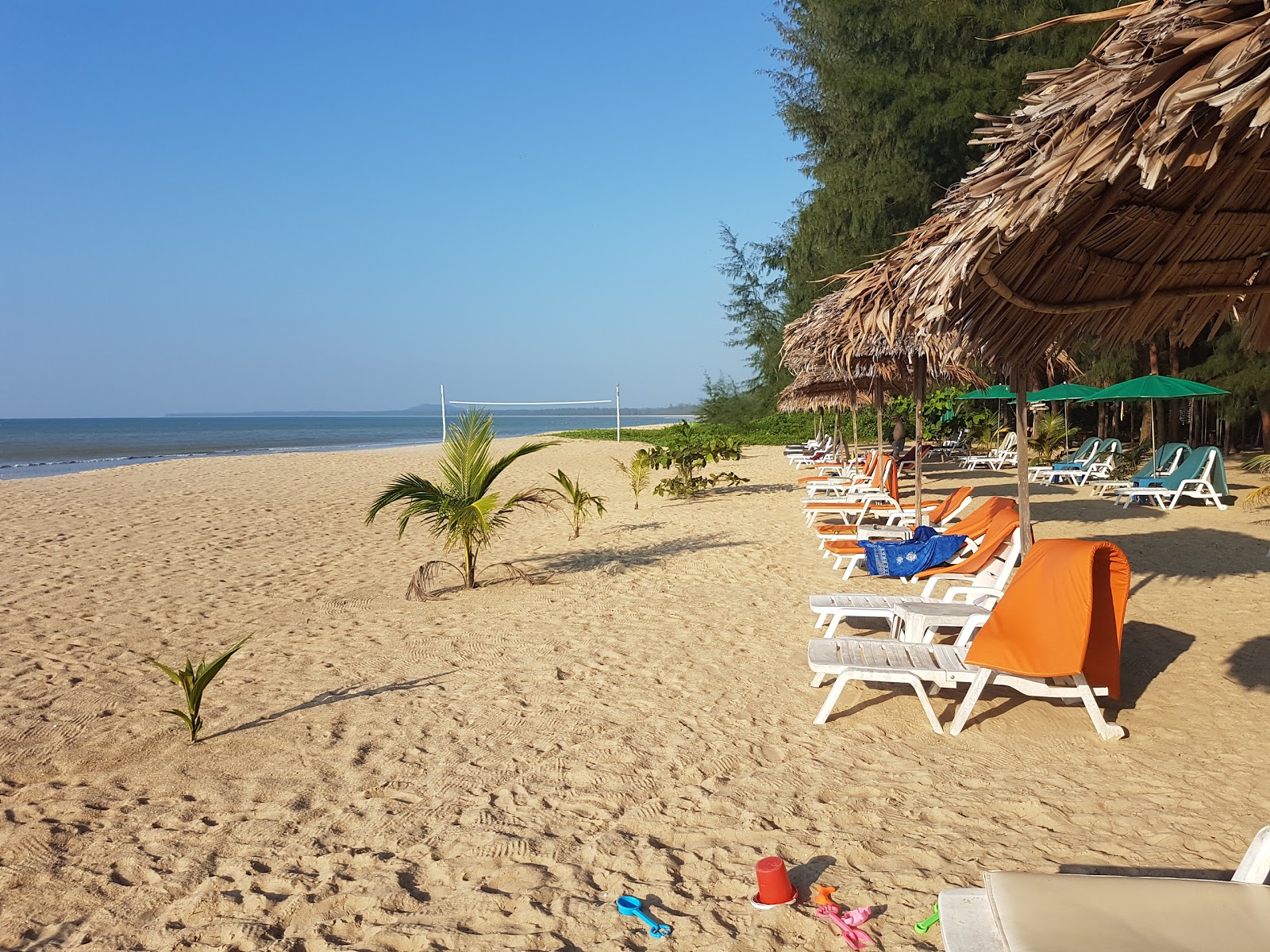 Foto di Ko Kho Khao Beach con una superficie del sabbia luminosa