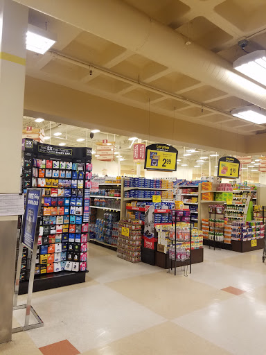 Grocery Store «Fred Meyer», reviews and photos, 777 NW Kings Blvd, Corvallis, OR 97330, USA