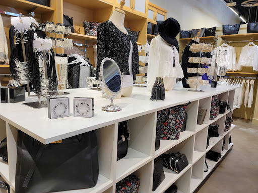 Fashion Accessories Store «Charming Charlie», reviews and photos, 812 Friendly Center Rd #295, Greensboro, NC 27408, USA