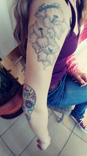 Tattoo Shop «Lucky Squirrel Tattoo», reviews and photos, 3341 Commercial St SE, Salem, OR 97302, USA