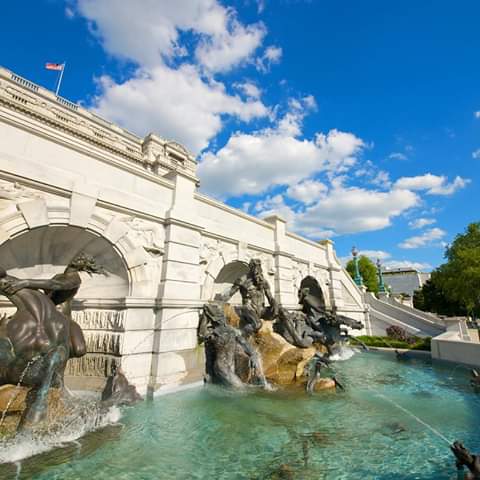 Sightseeing Tour Agency «Old Town Trolley and DC Duck Tours», reviews and photos, 50 Massachusetts Ave NE, Washington, DC 20002, USA