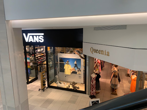 Shopping Mall «CambridgeSide», reviews and photos, 100 Cambridgeside Pl, Cambridge, MA 02141, USA