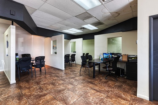 Truck Dealer «Truckmasters Truck & Car Sales», reviews and photos, 3152 E Bell Rd, Phoenix, AZ 85032, USA