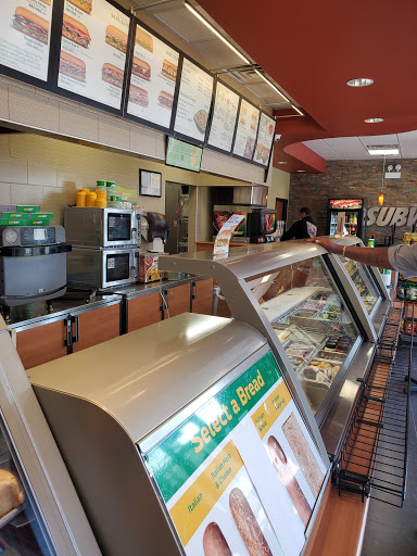 Shopping Mall «Gateway Centre Plaza», reviews and photos, Howard St, Chicago, IL 60626, USA