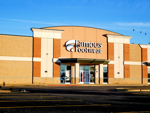 Shoe Store «Famous Footwear», reviews and photos, 1760 Orchard Gateway Blvd, North Aurora, IL 60542, USA