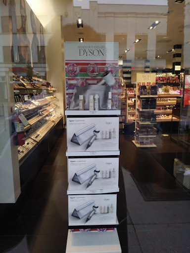 Cosmetics Store «SEPHORA», reviews and photos, 13 W Colorado Blvd, Pasadena, CA 91105, USA