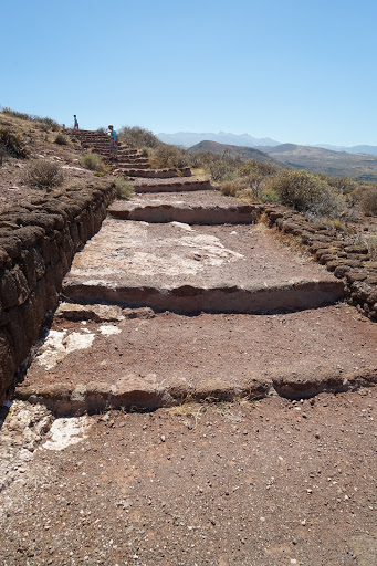 Cueva de Cuatro Puertas