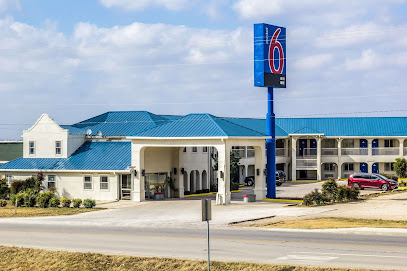Motel 6 Seguin, TX