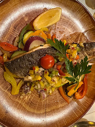 Photo n°63 de Le Bistro Marbeuf à Paris ()