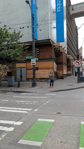 Outdoor Sports Store «Mountain Hardwear Store», reviews and photos, 250 Pine St, Seattle, WA 98101, USA