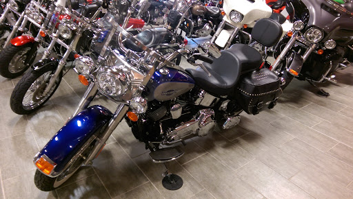 Motorcycle Dealer «Phantom Harley-Davidson», reviews and photos, 291 N Cypress Dr, Manteno, IL 60950, USA