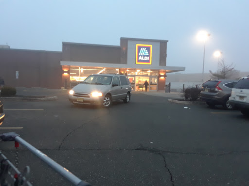 Supermarket «ALDI», reviews and photos, 1705 W Edgar Rd, Linden, NJ 07036, USA