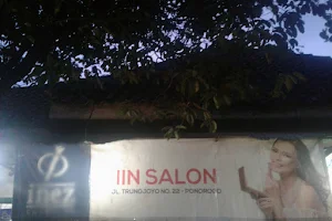 Iin Suprayer salon dan Cosmetic image