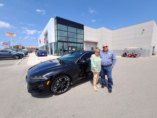 Car Dealer «Ancira Kia», reviews and photos, 6139 Bandera Rd, San Antonio, TX 78238, USA
