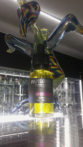 Tobacco Shop «BLUE MOON SMOKE SHOP», reviews and photos, 896 Massachusetts Ave, Cambridge, MA 02139, USA