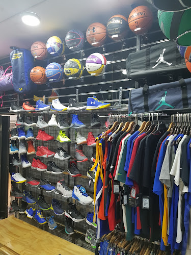 Opiniones de Dreamz Shoes: Basket. en San Bernardo - Tienda de deporte