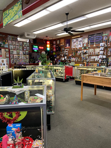 Tobacco Shop «Paraphernalia Boutique - Smoke Shop / Head Shop», reviews and photos, 4234 W Dunlap Ave, Phoenix, AZ 85051, USA