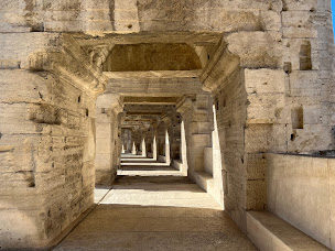 Photo n°4 de ARLES LOCATION à Arles ()