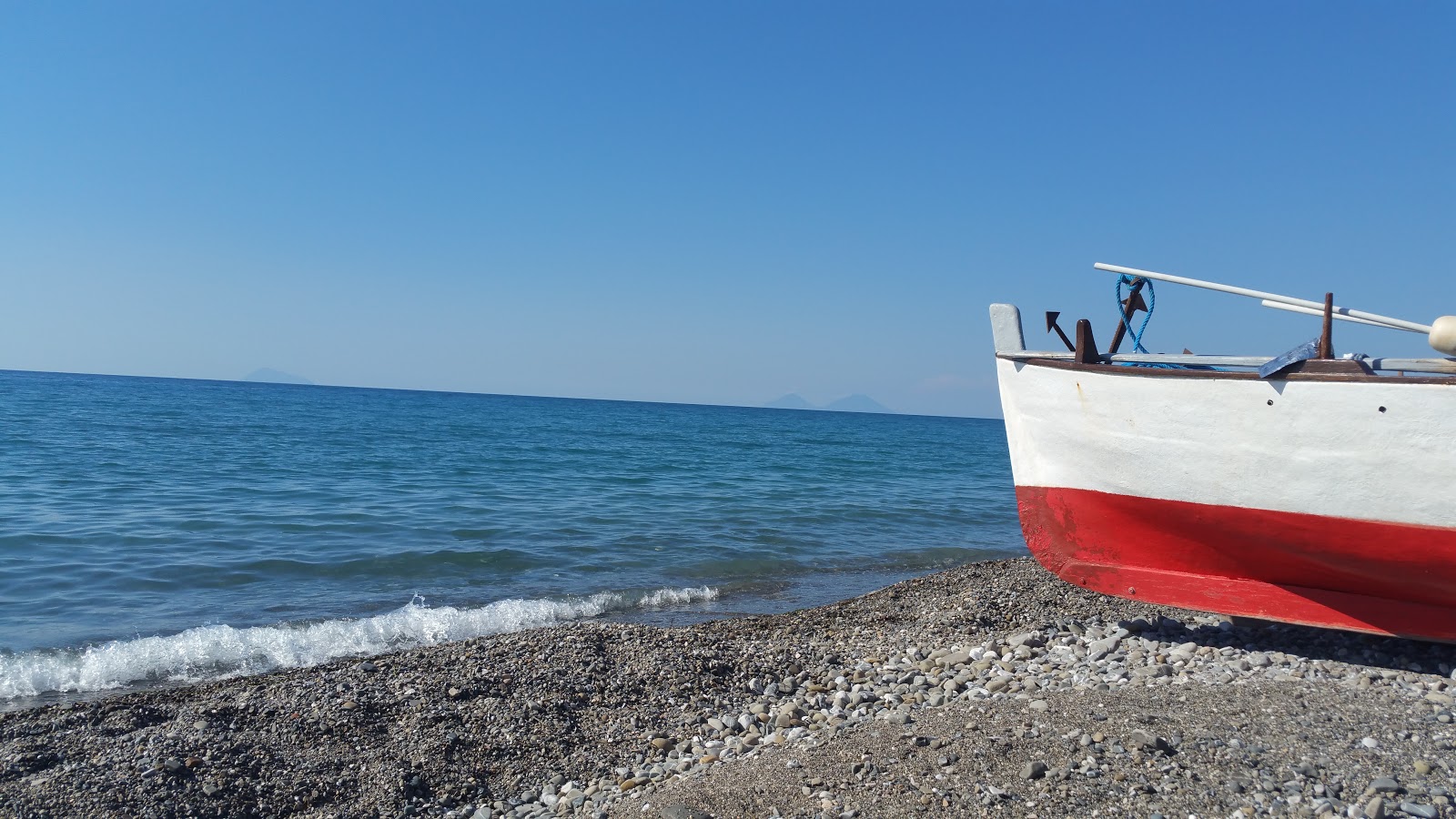 Zdjęcie Spiaggia di Torrenova z powierzchnią szary kamyk