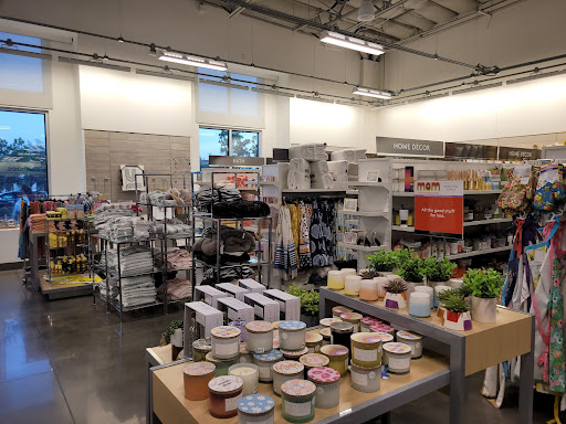 Department Store «Nordstrom Rack Lakewood Center», reviews and photos, 4651 Silva St, Lakewood, CA 90712, USA