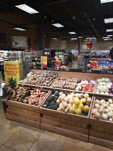 Supermarket «Giant Eagle Supermarket», reviews and photos, 2775 W Market St, Fairlawn, OH 44333, USA