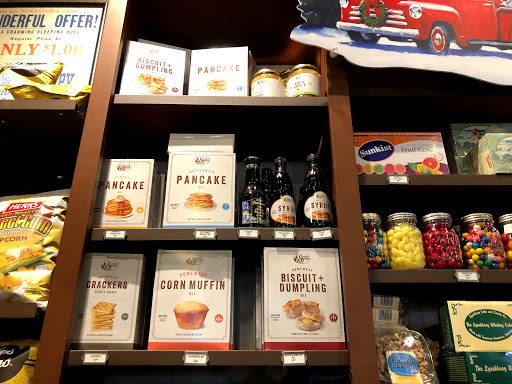 American Restaurant «Cracker Barrel Old Country Store», reviews and photos, 34 Tunnel Rd, Asheville, NC 28805, USA