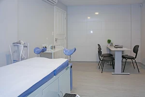 Centro Médico Sanar image