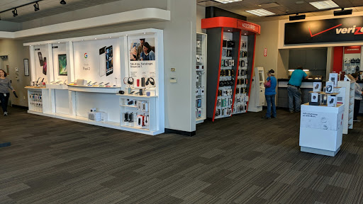 Cell Phone Store «Verizon», reviews and photos, 375 S James Campbell Blvd, Columbia, TN 38401, USA