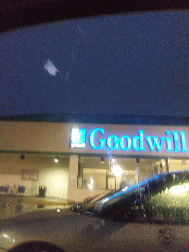 Thrift Store «Fairfield Crossings Goodwill Store», reviews and photos, 4605 Dixie Hwy, Fairfield, OH 45014, USA