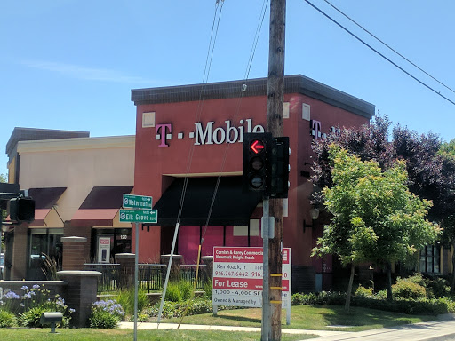 Cell Phone Store «T-Mobile», reviews and photos, 9308 Elk Grove Blvd Suite 120, Elk Grove, CA 95624, USA