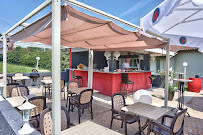 Atmosphère du Restaurant français Restaurant Le Guidon restaurant terrasse à Bourg en Bresse à Viriat - n°3