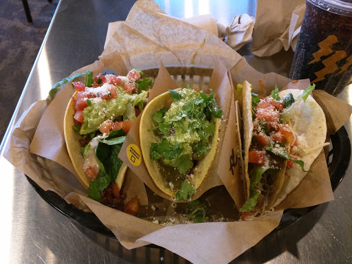 Mexican Restaurant «QDOBA Mexican Eats», reviews and photos, 10550 E Garden Dr Suite 101, Aurora, CO 80012, USA