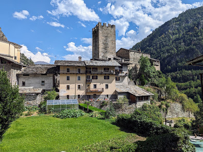 Castello di Avise SR26, 11010 Avise AO, Italia