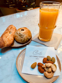 Plats et boissons du Restaurant Hôtel Le Cinq Codet à Paris - n°16