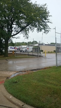 FedEx Freight - Photo 3 - Car repair in Madison, WI, Madison