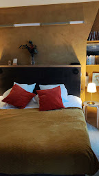 Photo n°87 de LA NOUVELLE REPUBLIQUE, BOUTIQUE HOTEL : HAMMAM, MASSAGE & COWORKING à Paris ()