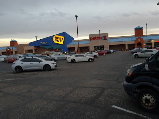 Pet Supply Store «Petco Animal Supplies», reviews and photos, 585 E Wetmore Rd, Tucson, AZ 85705, USA