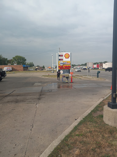 Car Detailing Service «Basha Car Wash», reviews and photos, 36638 S Groesbeck Hwy, Charter Twp of Clinton, MI 48035, USA