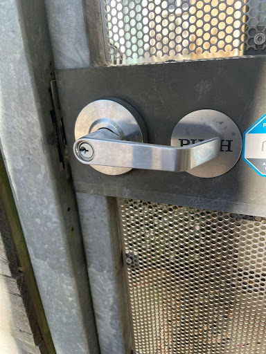 Locksmith «Howard Safe & Lock Co», reviews and photos, 826 E 14th St, Houston, TX 77009, USA