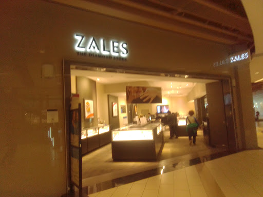 Jewelry Store «Zales –The Diamond Store», reviews and photos, 2571 Palisades Center Dr, West Nyack, NY 10994, USA