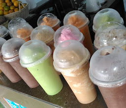 นมหมีปั่นหน้าผา photo