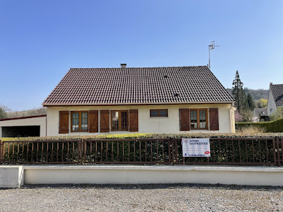 Artisan Dufresne - Couvreur 02 - Rénovation toiture - Traitement hydrofuge - Revêtement coloré à Laon