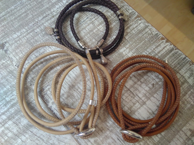eve & me. schmuck