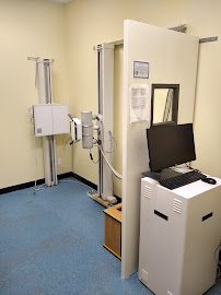 La Clinica SC Injury Specialists: Physical Therapy, Orthopedic & Pain Management - Photo 3 - Car repair in Chicago, IL, Chicago