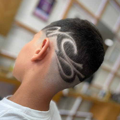 Comentarii opinii despre Giannis Tsagdis ΑΝΔΡΙΚΈΣ ΚΟΜΜΩΣΕΙΣ