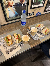 Photo n°13 de BAGELSTEIN • Bagels & Coffee shop à Paris ()